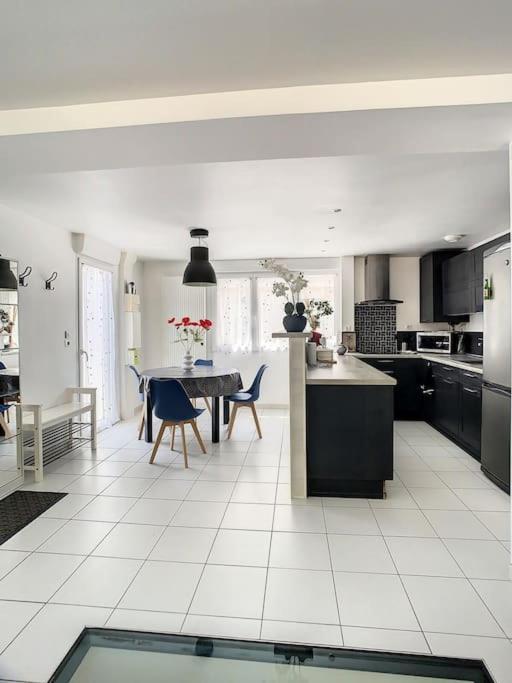 Grande Maison Cosy Terrasse Parking Gare 8 Pers อาเมียงส์ ภายนอก รูปภาพ