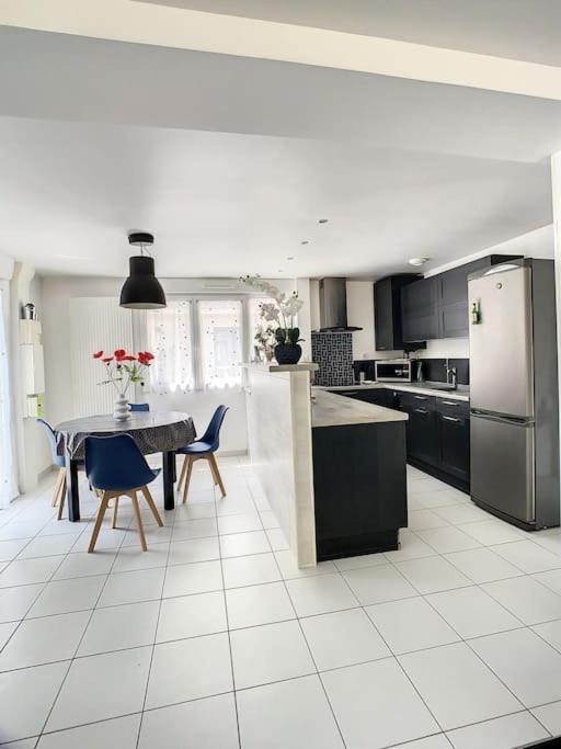Grande Maison Cosy Terrasse Parking Gare 8 Pers อาเมียงส์ ภายนอก รูปภาพ